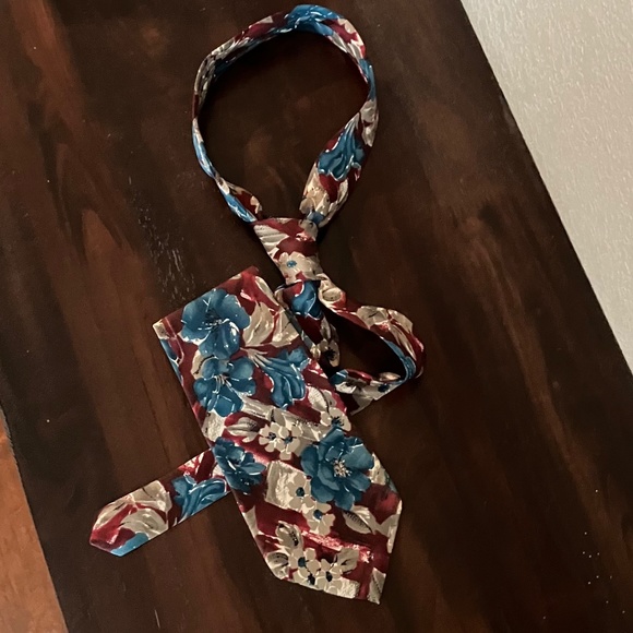 Neck Tie - Picture 3 of 7